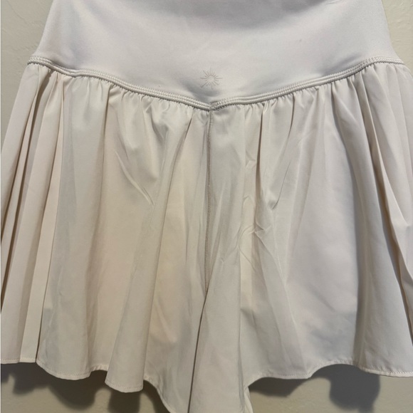 Aerie Cream Pleated Skort - Picture 4 of 5